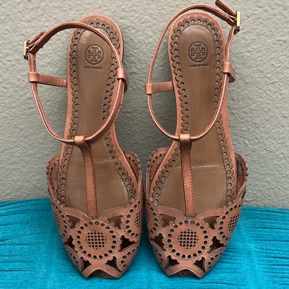 Tory Burch Shoes - Tory Burch Alexa Flat Sandal